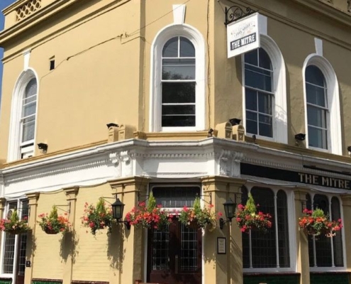 Discover Craft Ales and Pizza at The Mitre, a Pub Near Putney