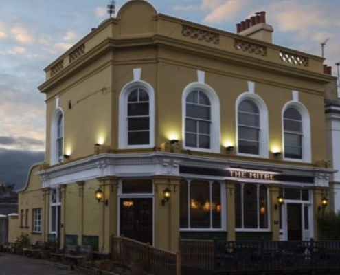 The Mitre: The Ultimate F1 Pub in London for Race Day Fans