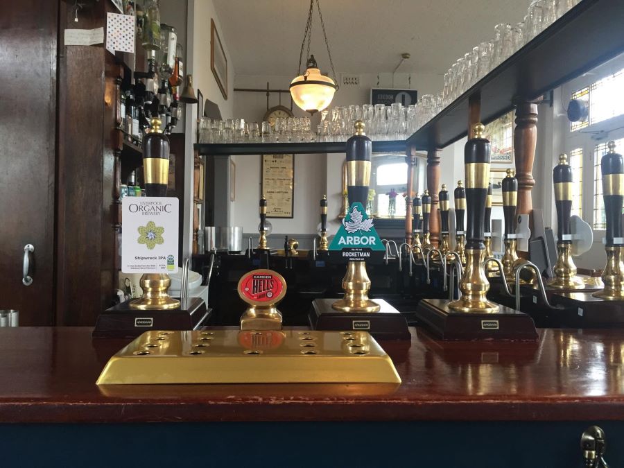 Enjoy Great Drinks in Richmond at The Mitre