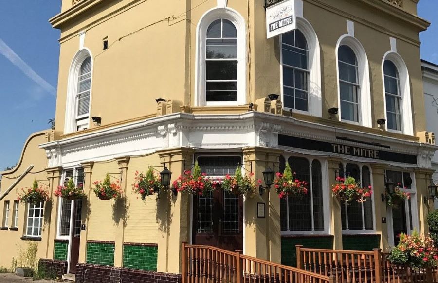 Discover The Mitre Among the Best Pubs in Richmond, Surrey
